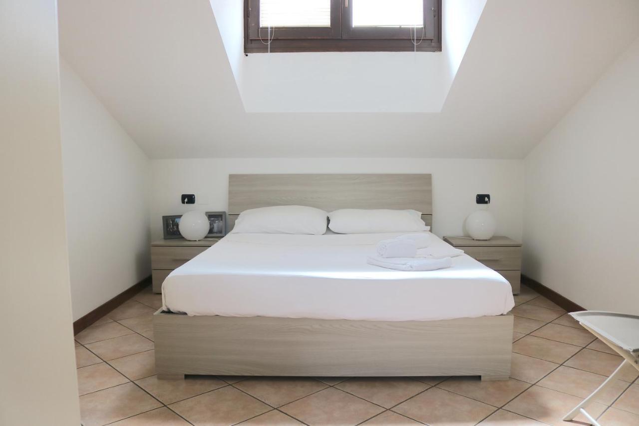 Lovely Apartment Near Canal - Via Foscolo Corsico Exterior photo